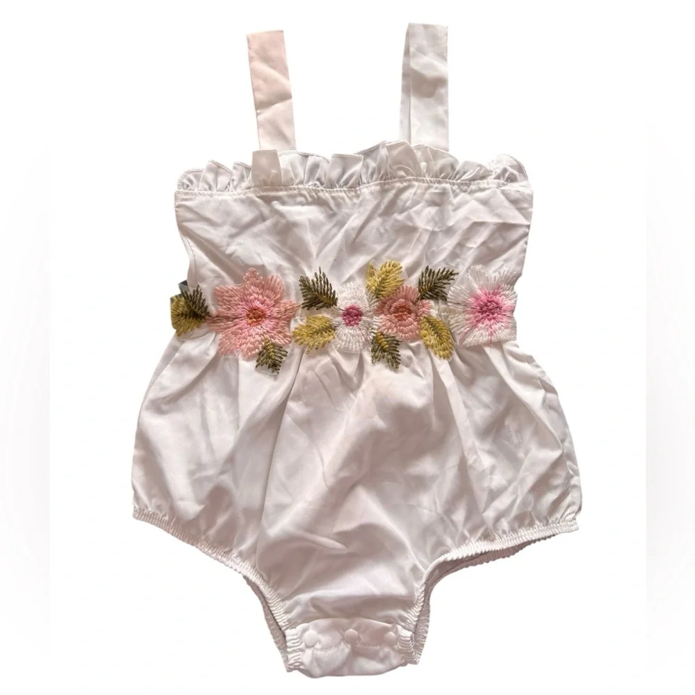 SHEIN White Baby Apparel Floral Bubble NWOT 12-18 Months 4 0580